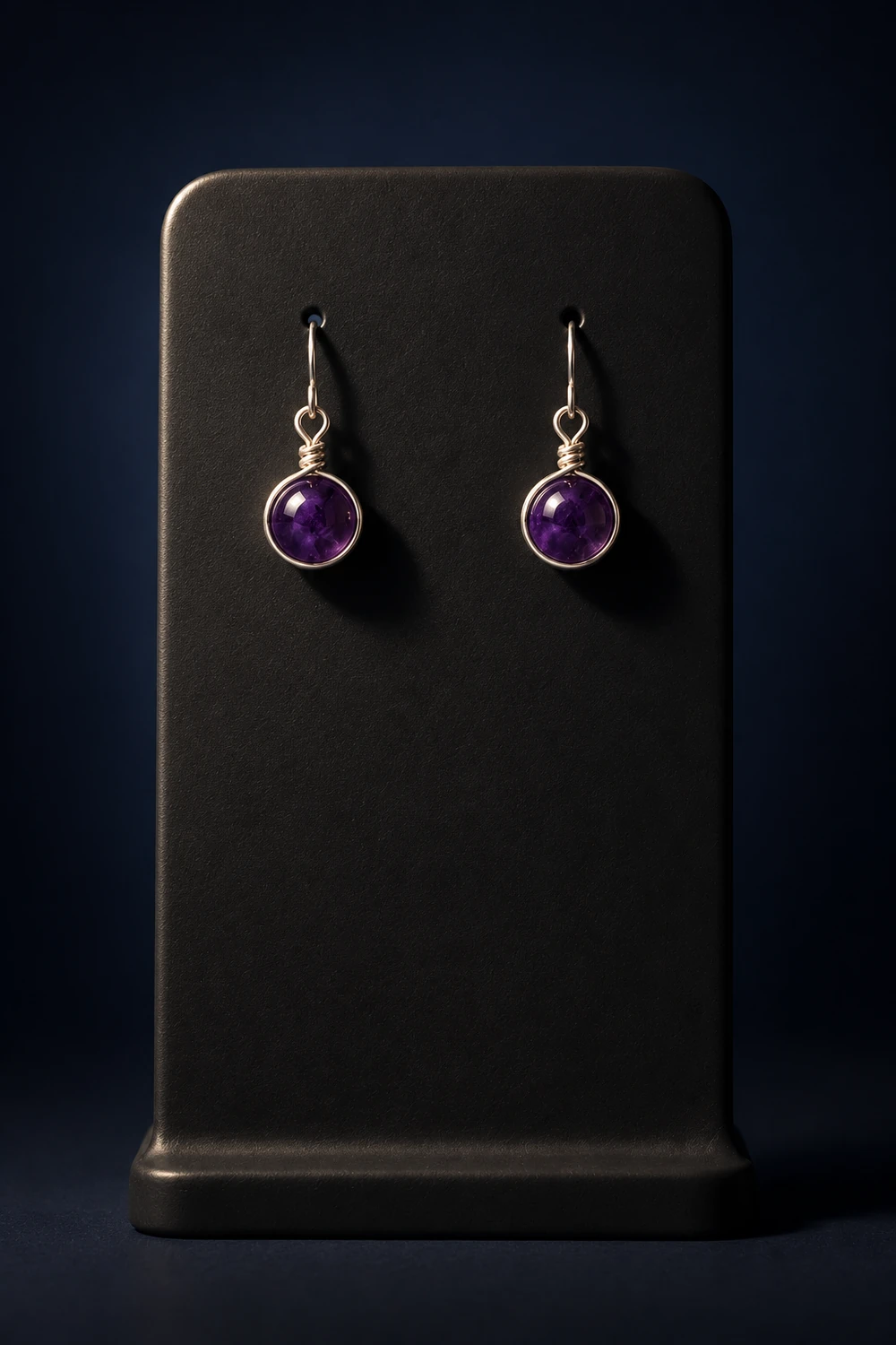 Ametist 8mm Tel Çerçeveli Küpe ürün görseli gece