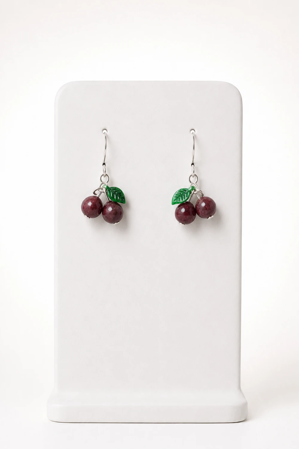Lal (Garnet) 8mm Kiraz Figürlü Küpe ürün görseli