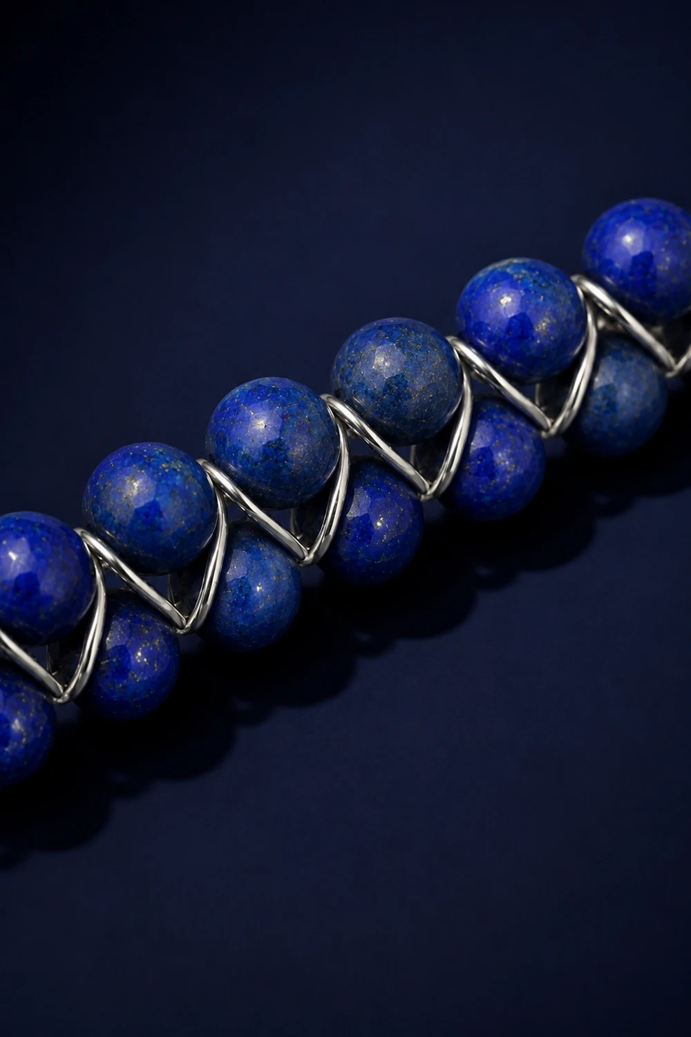 Lapis Lazuli 8mm Çift Sıra Doğal Taş Bileklik taş dokusu yakın çekim gece