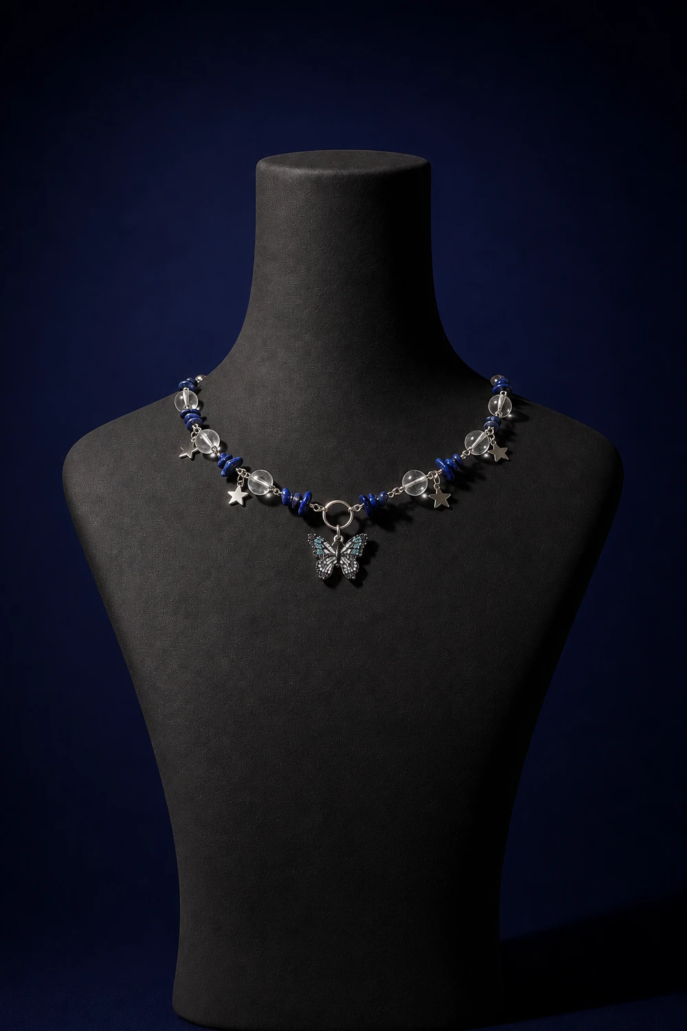 Lapis Lazuli ve Kristal Kuvars Taşlı Kelebek Uçlu Kolye ürün görseli gece