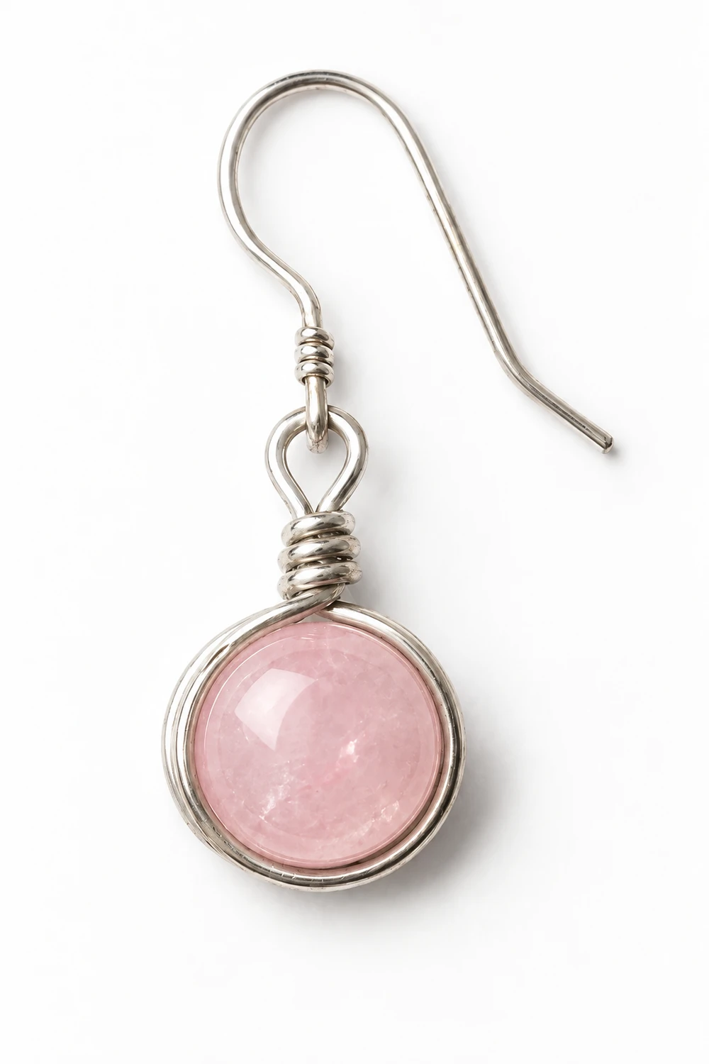 Pembe Kuvars 8mm Tel Çerçeveli Küpe taş dokusu yakın çekim